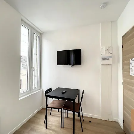 Les D'elina - Entree Autonome Apartment *