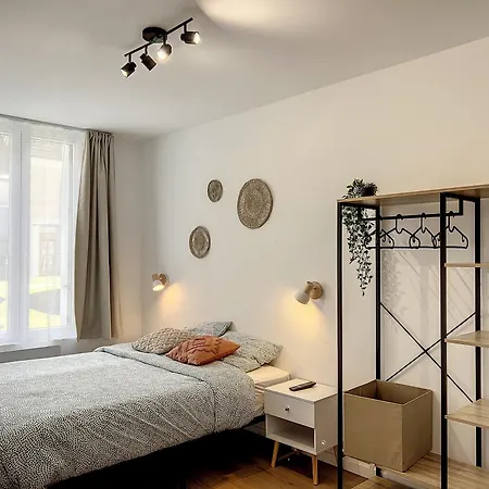 Les D'elina - Entree Autonome *