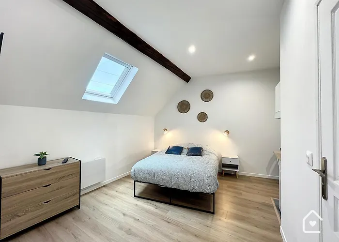 Les D'elina - Entrée Autonome