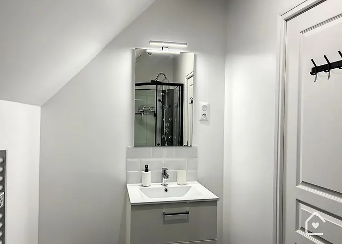 Les D'elina - Entrée Autonome Châtellerault