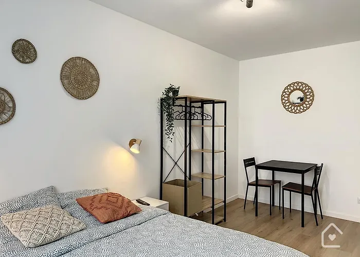 Les D'elina - Entrée Autonome